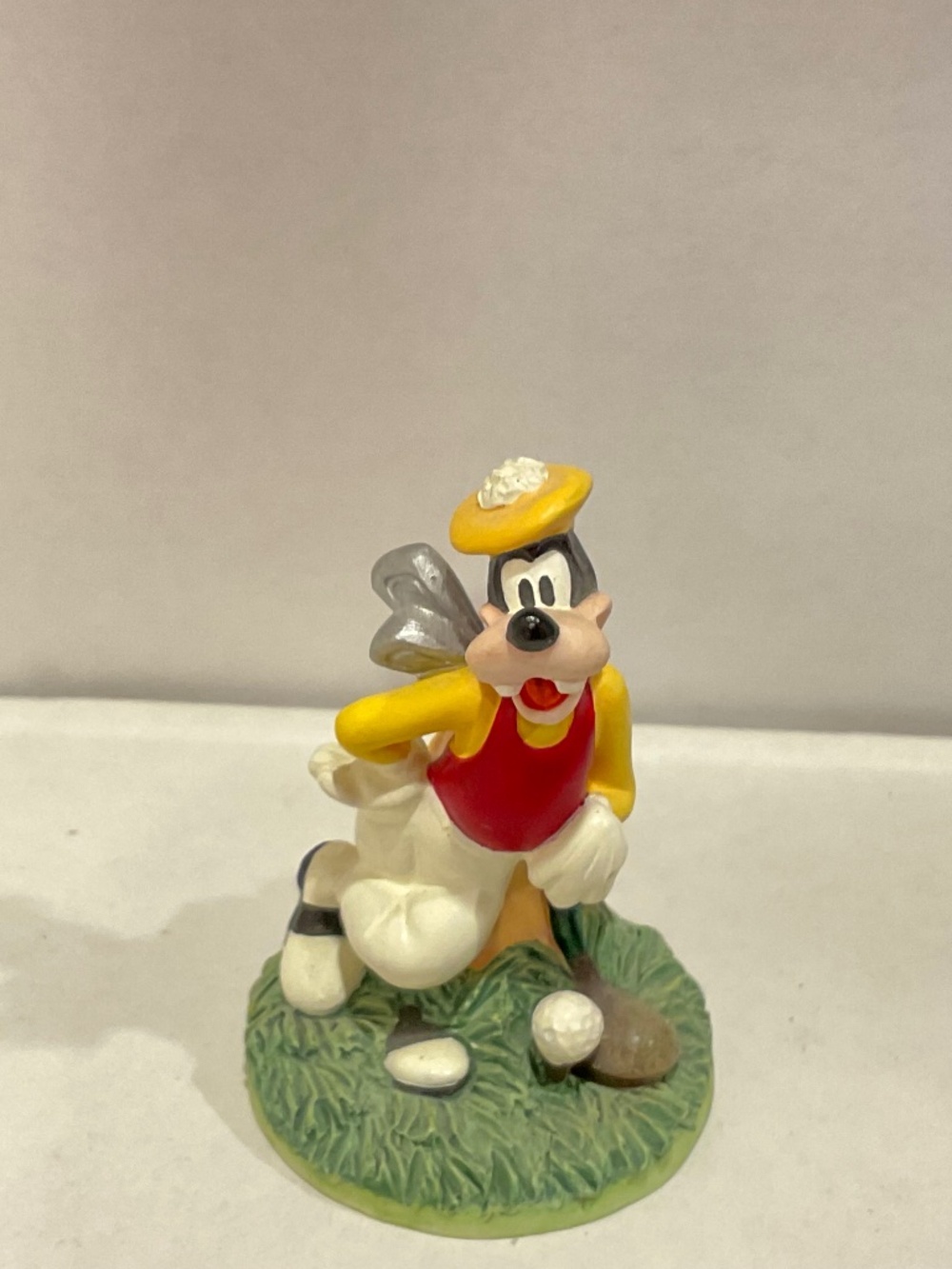 Lenox Disney Thimble Goofy Pre Owned.  Collector Card Included  No Box